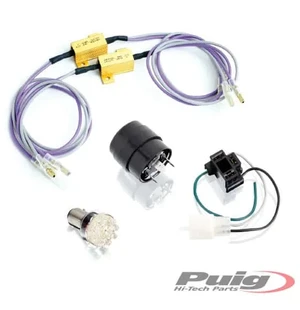 <br><br>1- One resistance must be incorporated in parallel in the circuit of the right side and another one in the left side. In the case of replacing the 4 turn signals, the resistance Ref. 42980 must be used, but if only two are replaced, the resistance kuva