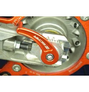 Scar Rear axle pull- KTM Husqvarna GasGas - Orange color kuva