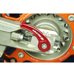 Scar Rear axle pull - KTM Husqvarna GasGas - Red color kuva