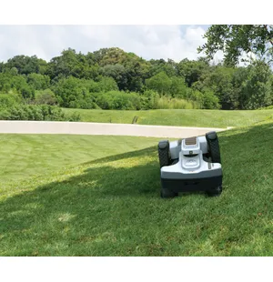 Robotic lawnmower 4.0 Elite 4WD RTK w/o battery and charger, Ambrogio kuva
