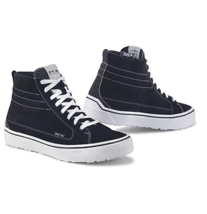 foot shape</div><div>• Wear-resistant rubber Groundtrax® outsole, designed to offer a superior stability</div>" image