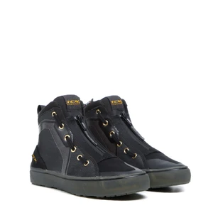 "<div>• Upper in reflective mesh fabric&nbsp kuva
