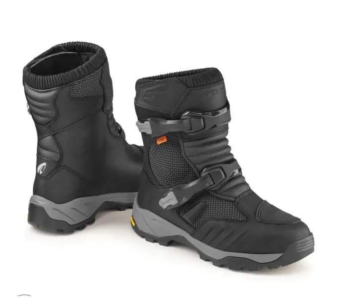 b4fd266d34ae0ff8ff524b08359e4fcc6f9da84b_Forma_Boot_Adventure_Air_Low_Dry_WP_Black kuva