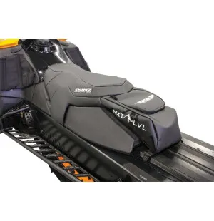 Skinz Airframe Satula Matala Freeride 2016- Polaris AXYS Pro RMK laukulla kuva