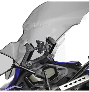 Fäste för övre kåpa som monteras bakom motorcykelns vindruta, diameter 12 mm. Fästet ger det stöd som behövs för att montera en hållare för navigator eller GPS-smartphone i bästa läge, dvs. ovanför instrumentpanelen, så att man slipper titta ner på enhete kuva